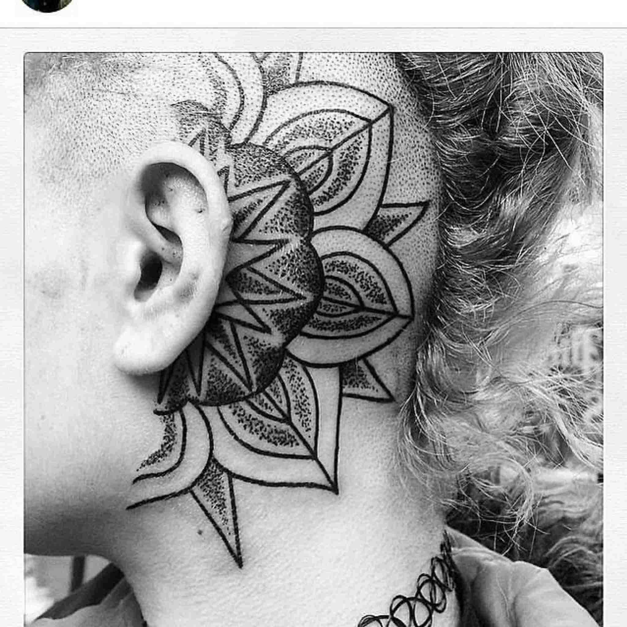 Sablier et ruban familial #tattoo... - Adele Art Tattoo | Facebook